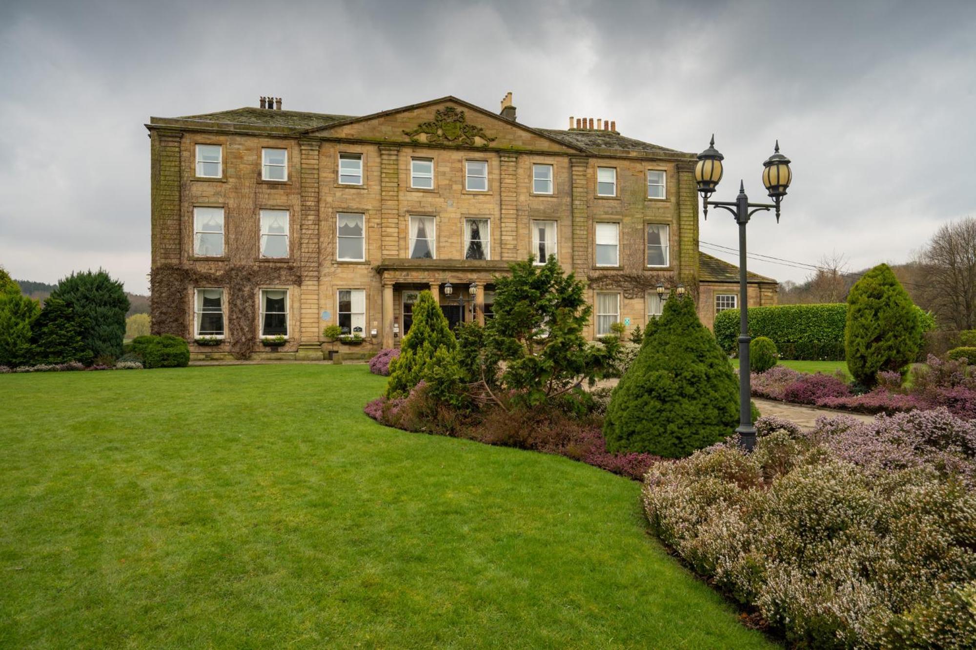 Waterton Park Hotel Wakefield Exterior photo